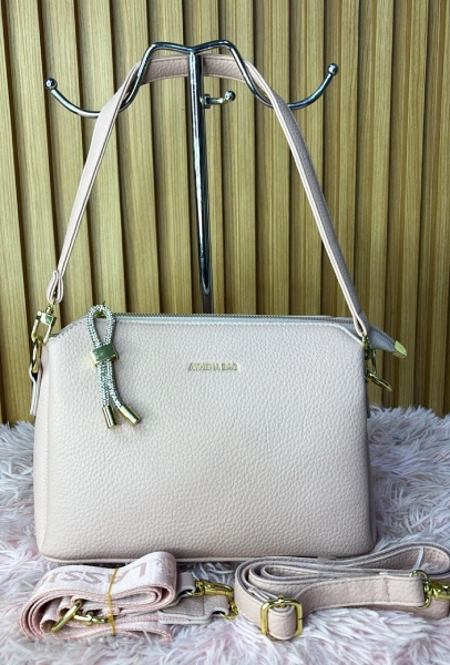Morral con brillo de charm Athena Bag